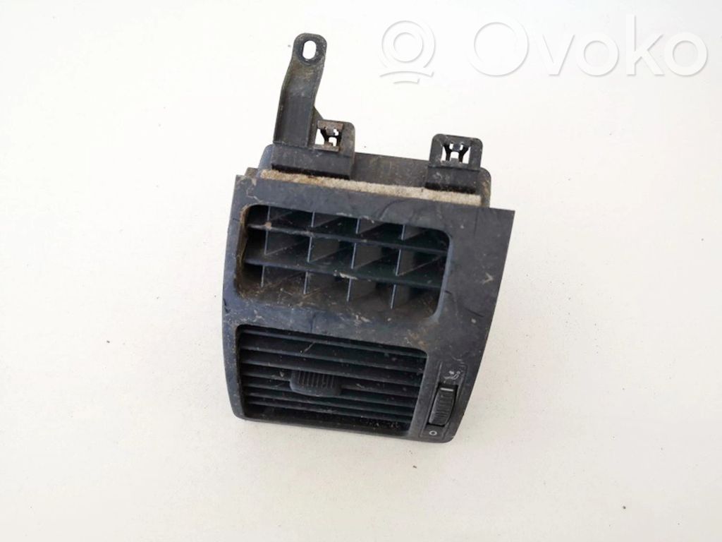 Volkswagen Touran I Griglia di ventilazione centrale cruscotto