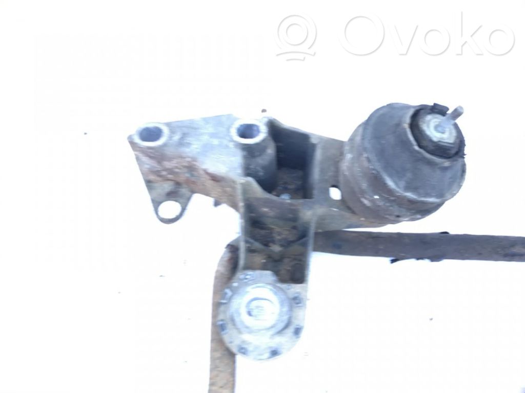 Audi A4 S4 B5 8D Engine mount bracket 