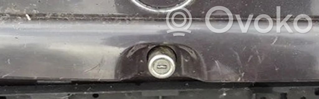 Opel Vectra B Barra luminosa targa del portellone del bagagliaio 