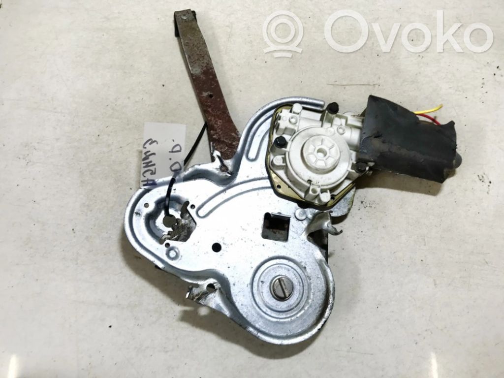 Regulador con motor de la ventanilla de la puerta corredera