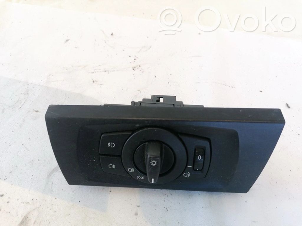 Light switch   693279403,33600102,33600102,693279403