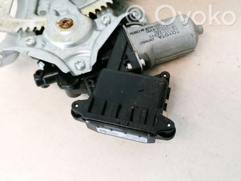 Toyota Avensis T270 Motor macara geam ușă spate 