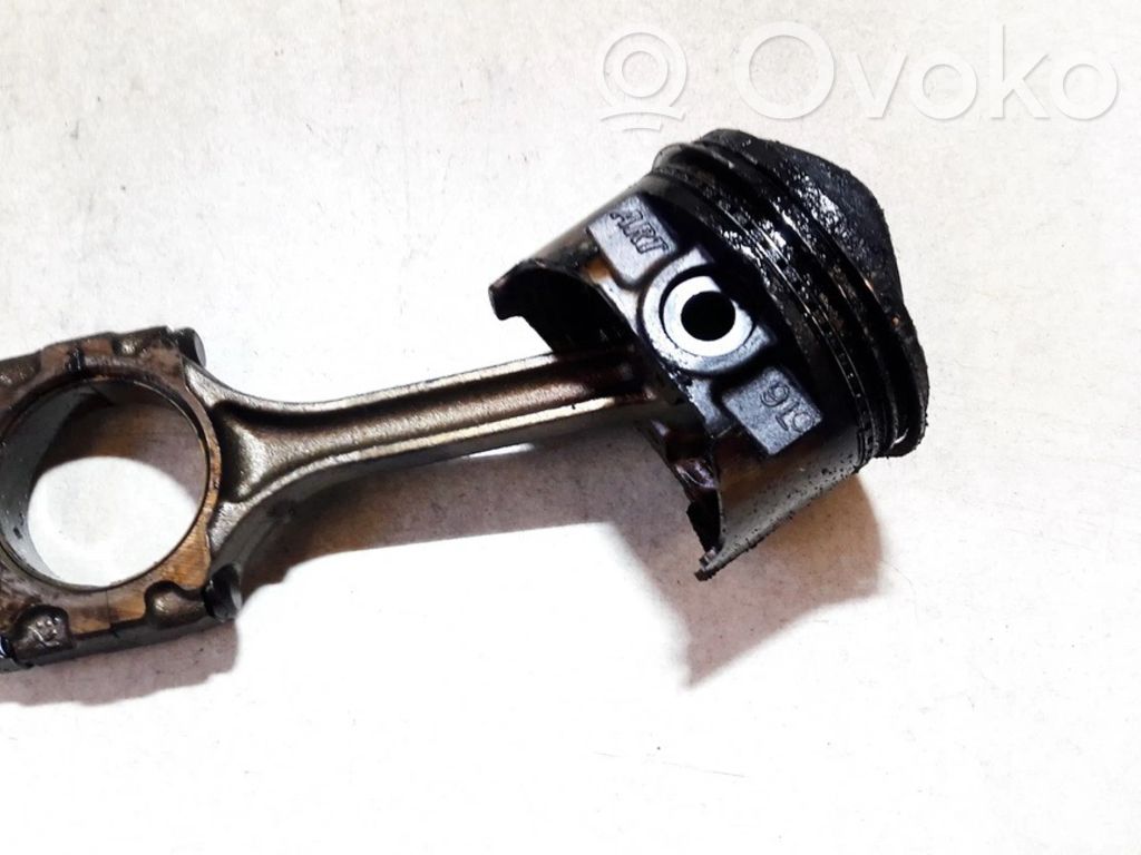 Volvo S40, V40 Piston avec bielle