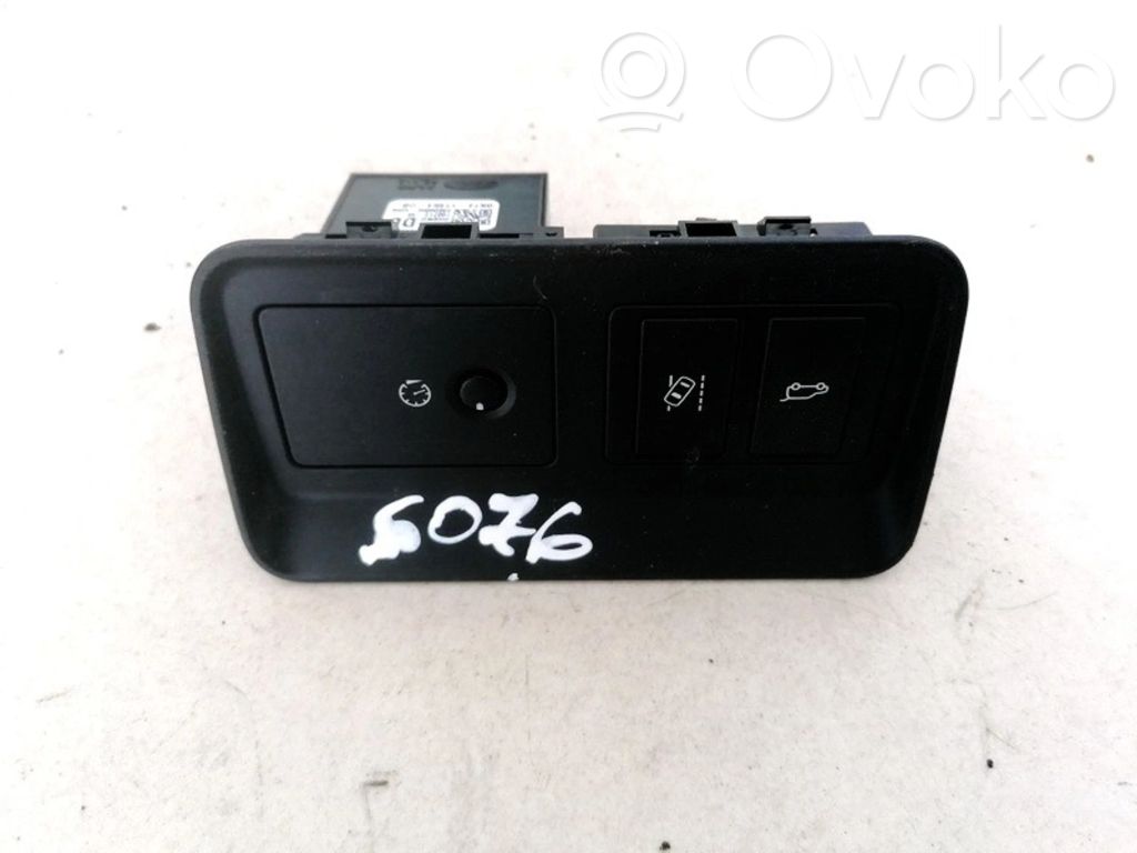 Enchufe conector USB   8X2319C166AD,A2C53252704,8X2319C166AD,A2C53252704