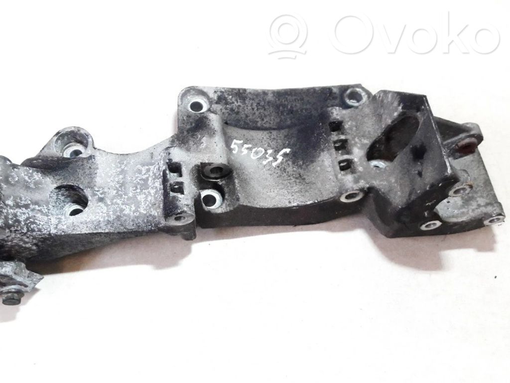 Volkswagen Bora Engine mounting bracket 