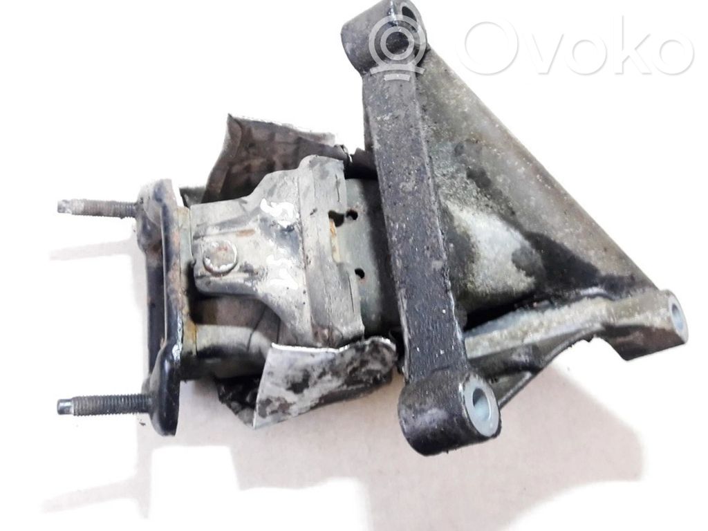 Engine mount bracket