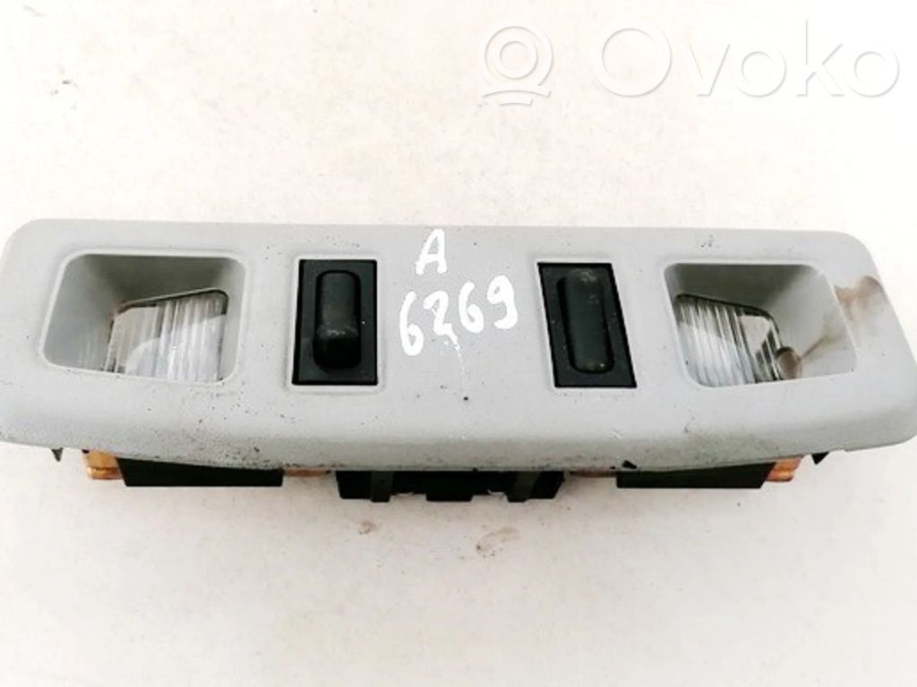 Mitsubishi Carisma Takaistuimen valo