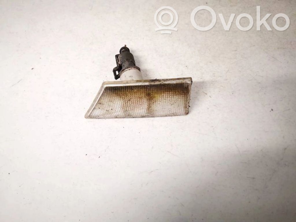 Opel Signum Semnalizator bară față 