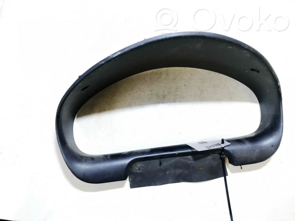 Mitsubishi Carisma Moldura del panel 
