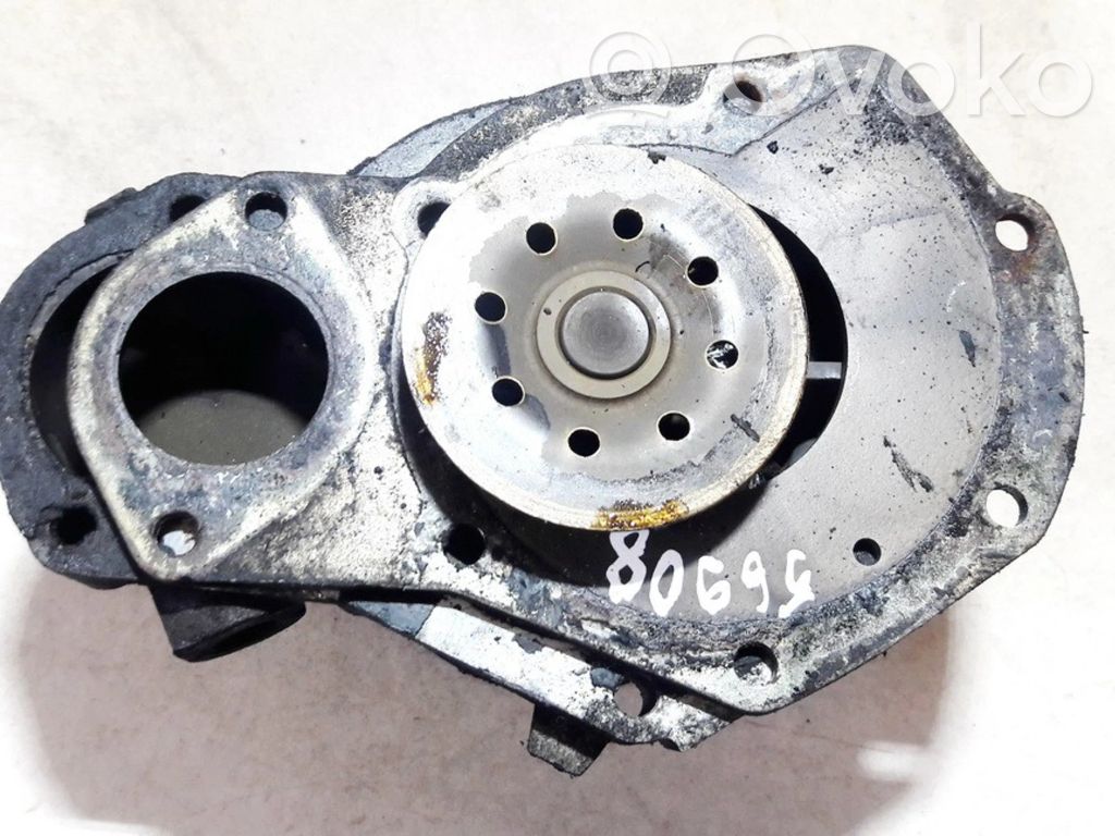 Renault Safrane Bomba de agua 
