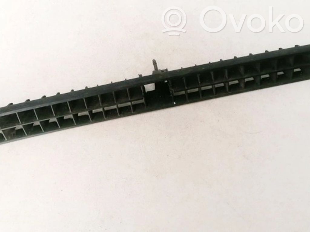 Volkswagen PASSAT B5.5 Rejilla de ventilación central del panel
