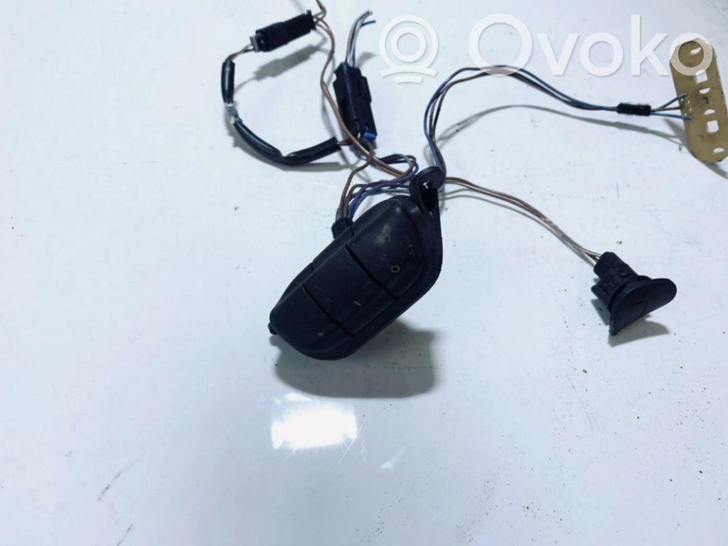 Opel Vectra B Pulsanti/interruttori sul volante 