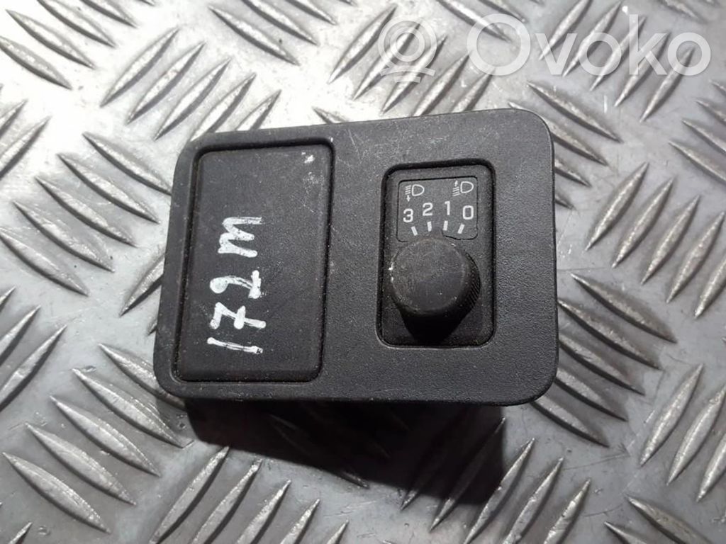 Nissan Almera N16 Przycisk / Pokrętło regulacji świateł 