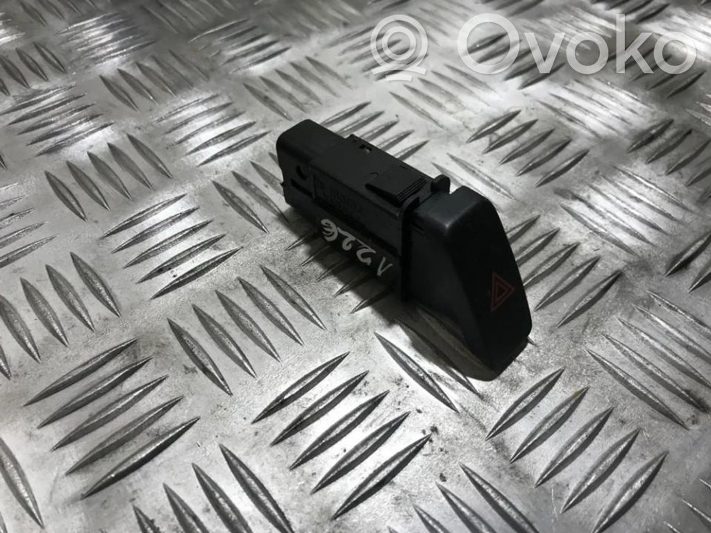 Mazda Premacy Botón interruptor de luz de peligro 