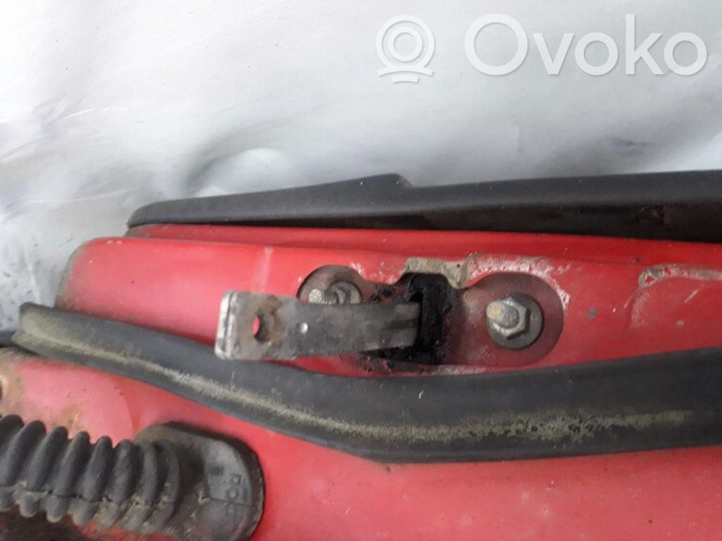 Mazda 323 F Etuoven pidätin 