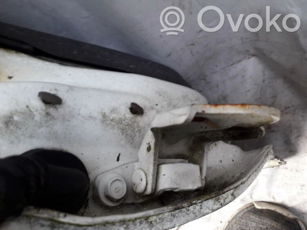 Proton 415 Balama inferioară ușă spate 