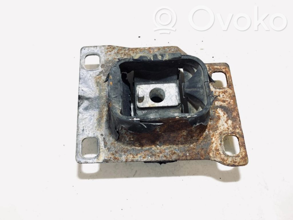 Ford Focus Engine mount bracket 