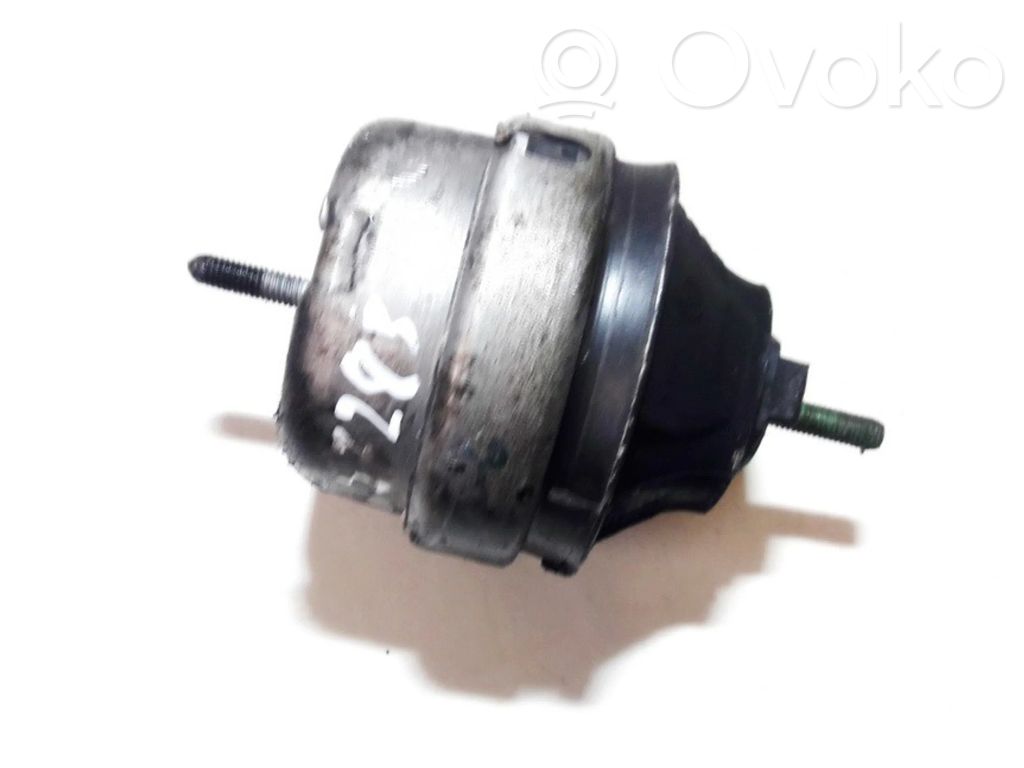 Audi A4 S4 B5 8D Supporto di montaggio del motore