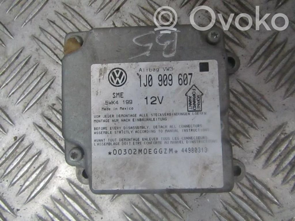 Volkswagen PASSAT B5 Centralina/modulo airbag 