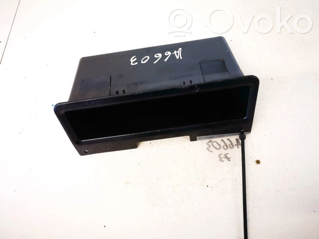 Volkswagen Polo III 6N 6N2 6NF Hansikaslokero