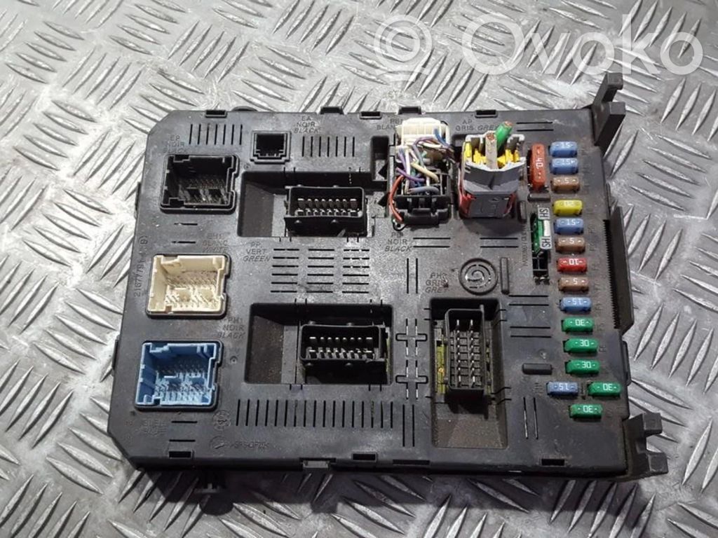 Citroen C4 I Module confort 