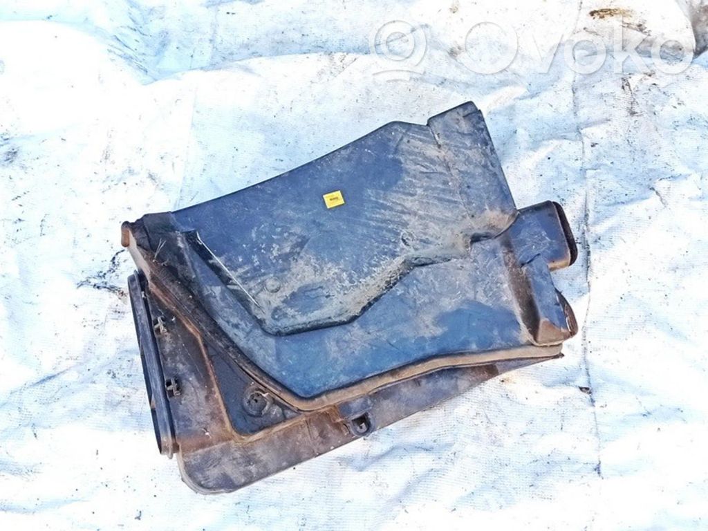 BMW 5 E39 Air filter box 