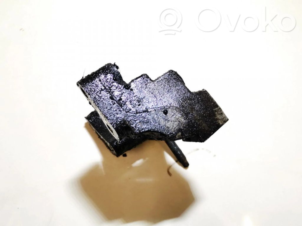 Ford Focus Engine mounting bracket 