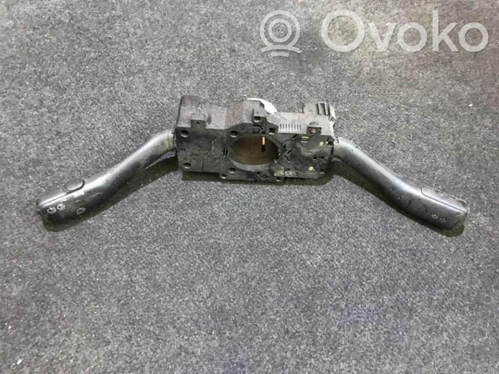 Audi A6 S6 C5 4B Manetka / Przełącznik kierunkowskazów wycieraczek 