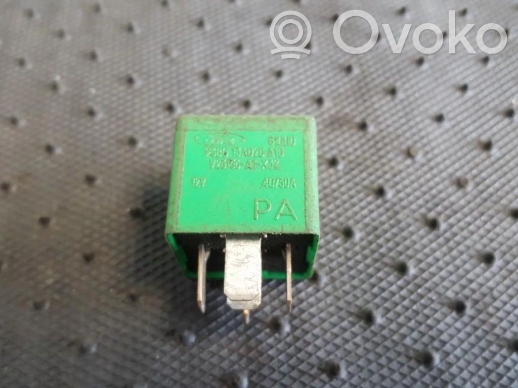 Otros relés   93BG13A025A1B,V23136A1X32,93BG13A025A1B,V23136A1X32,V23136A1X32