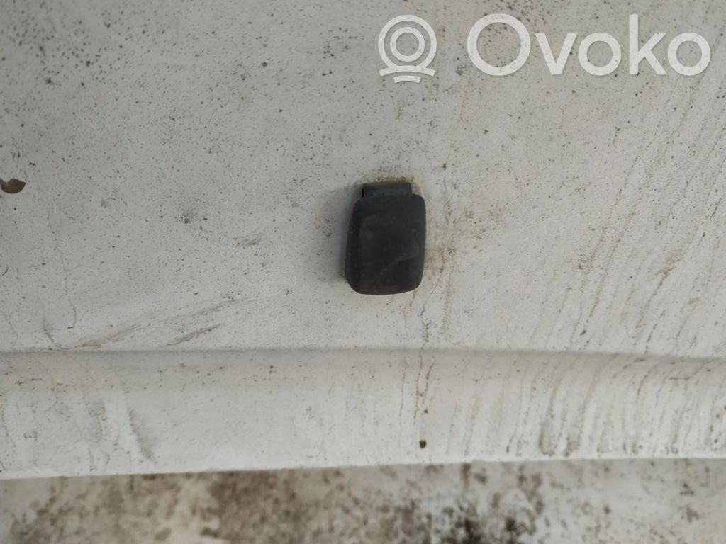 Ford Escort Windshield washer spray nozzle 