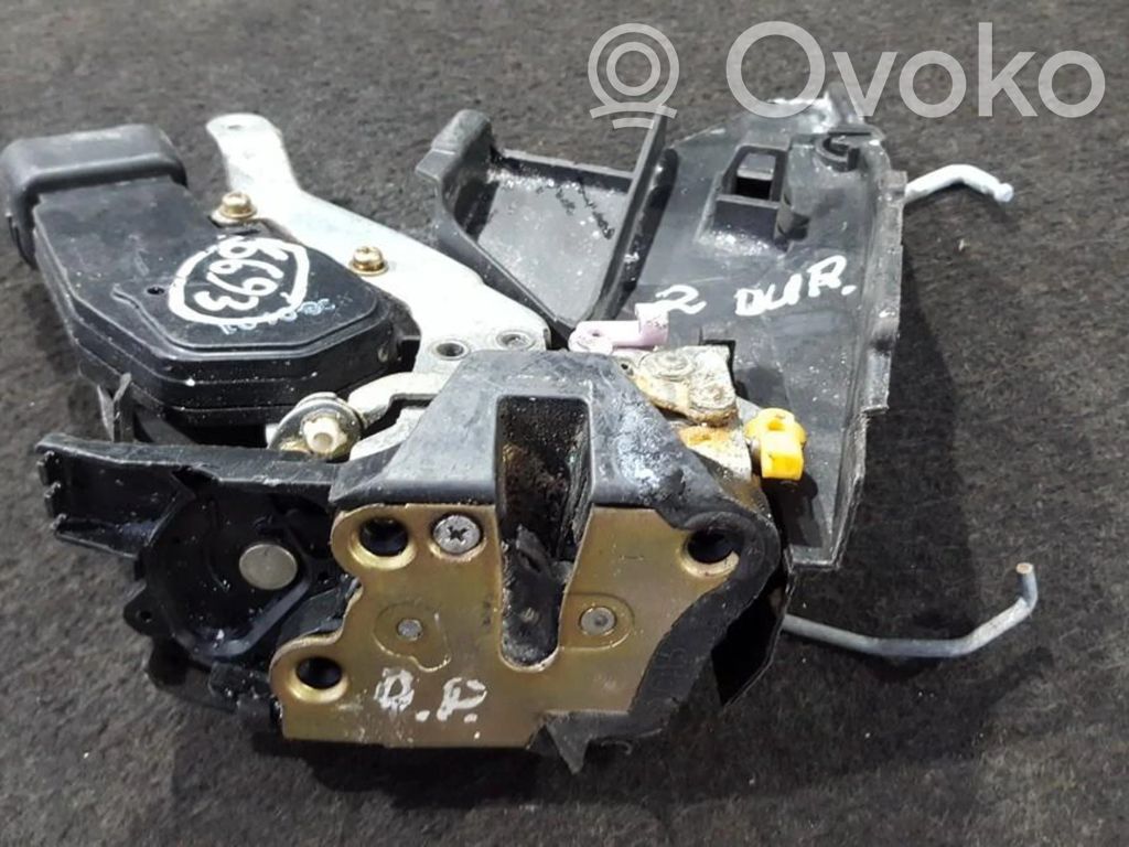 Toyota Corolla E110 Zamek drzwi przednich 