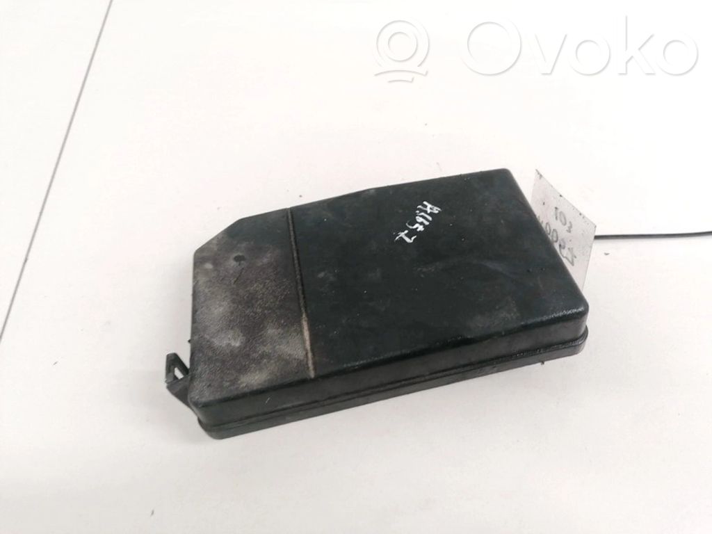 Ford Mondeo Mk III Tapa de caja de fusibles 