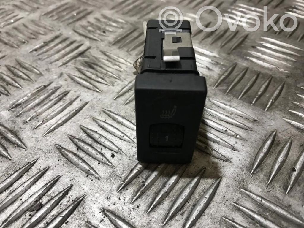Volkswagen PASSAT B5 Seat heating switch 