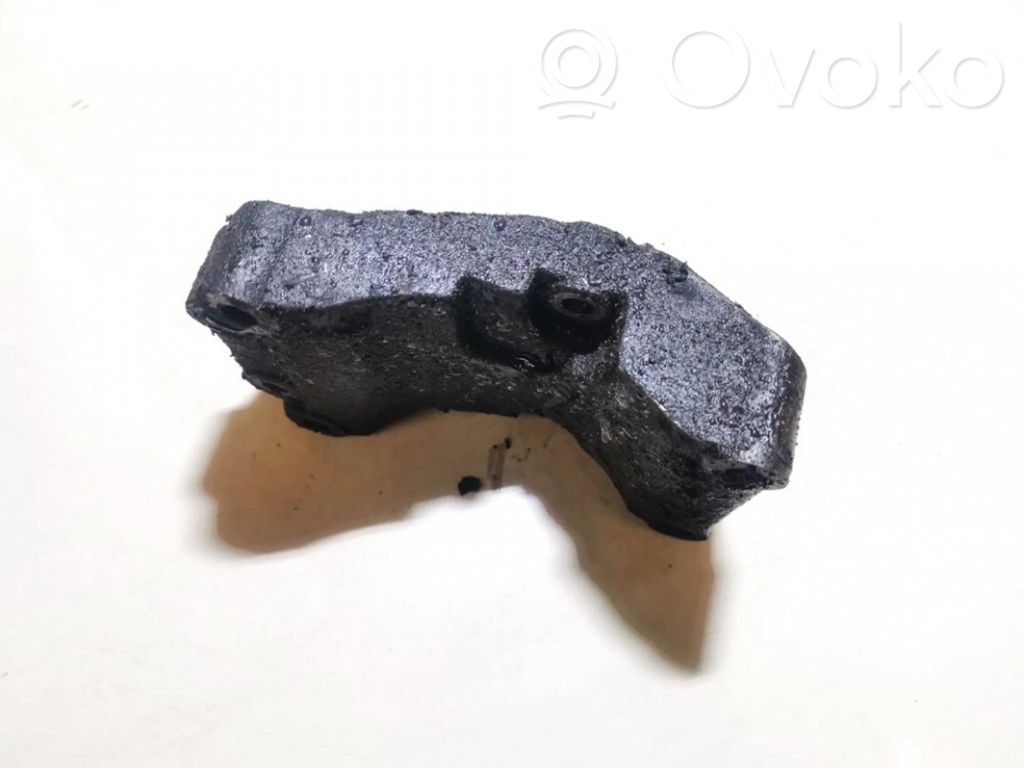 Ford Focus Engine mounting bracket 