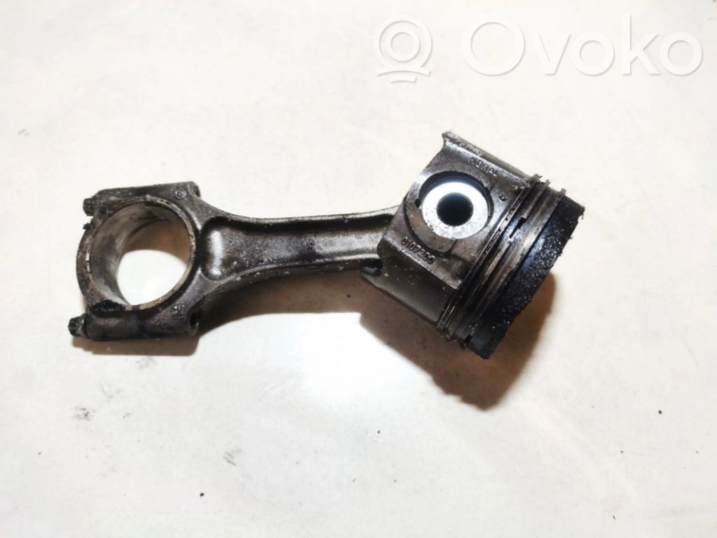 Opel Astra G Piston with connecting rod 