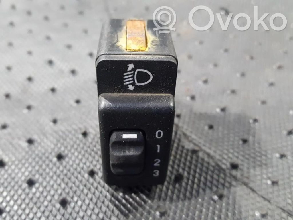 Opel Corsa B Przycisk / Pokrętło regulacji świateł 