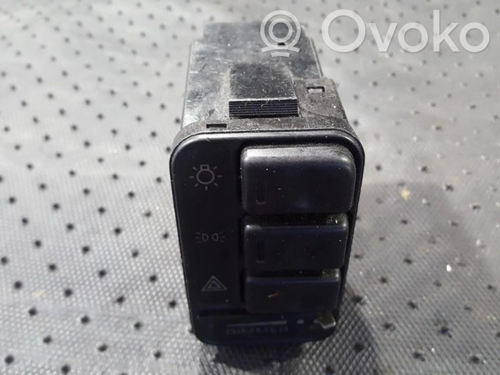 Botón interruptor de luz de peligro   62552B,4373305,4373305,62552B