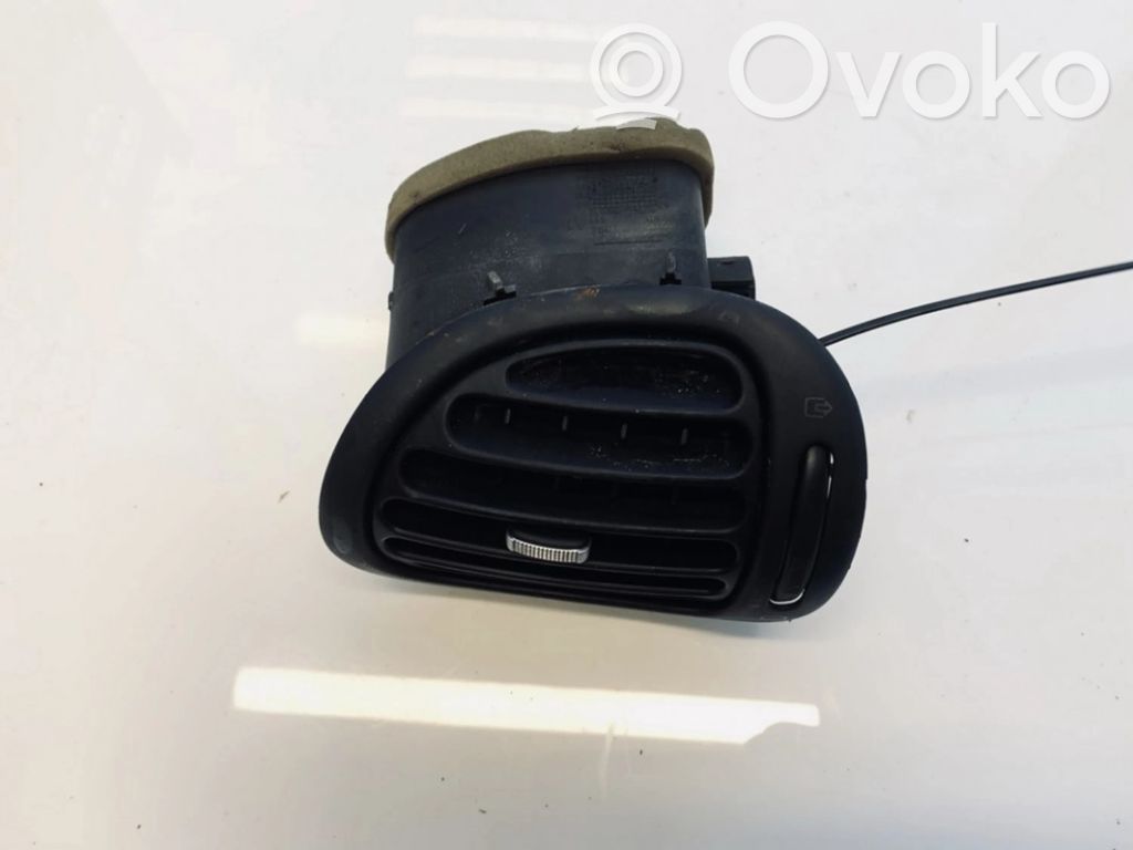 Peugeot 206 Griglia di ventilazione centrale cruscotto