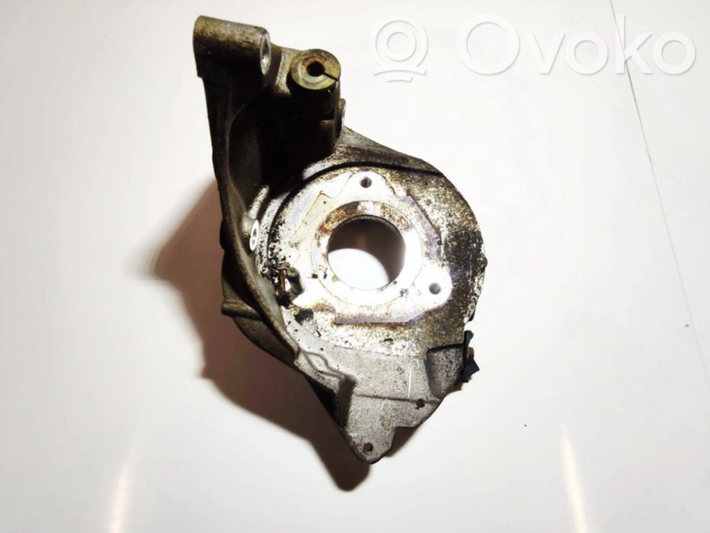 Peugeot 307 Engine mounting bracket 