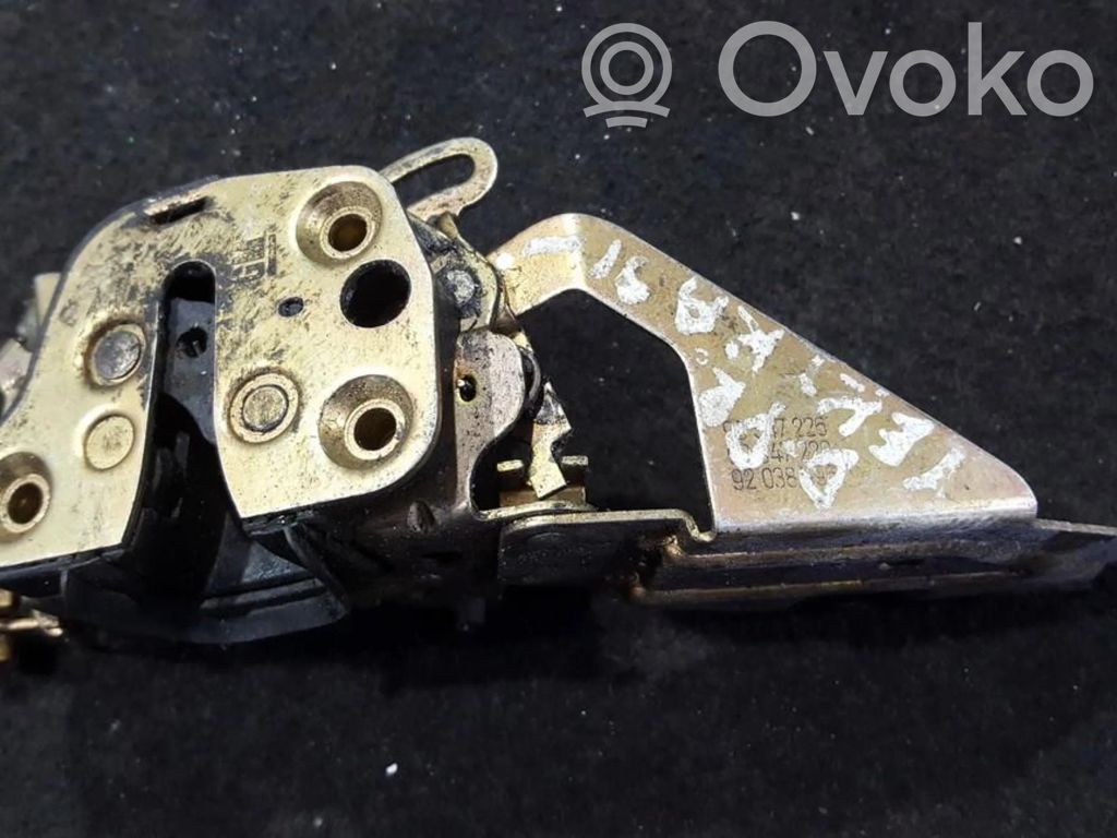 Opel Vectra A Front door lock 