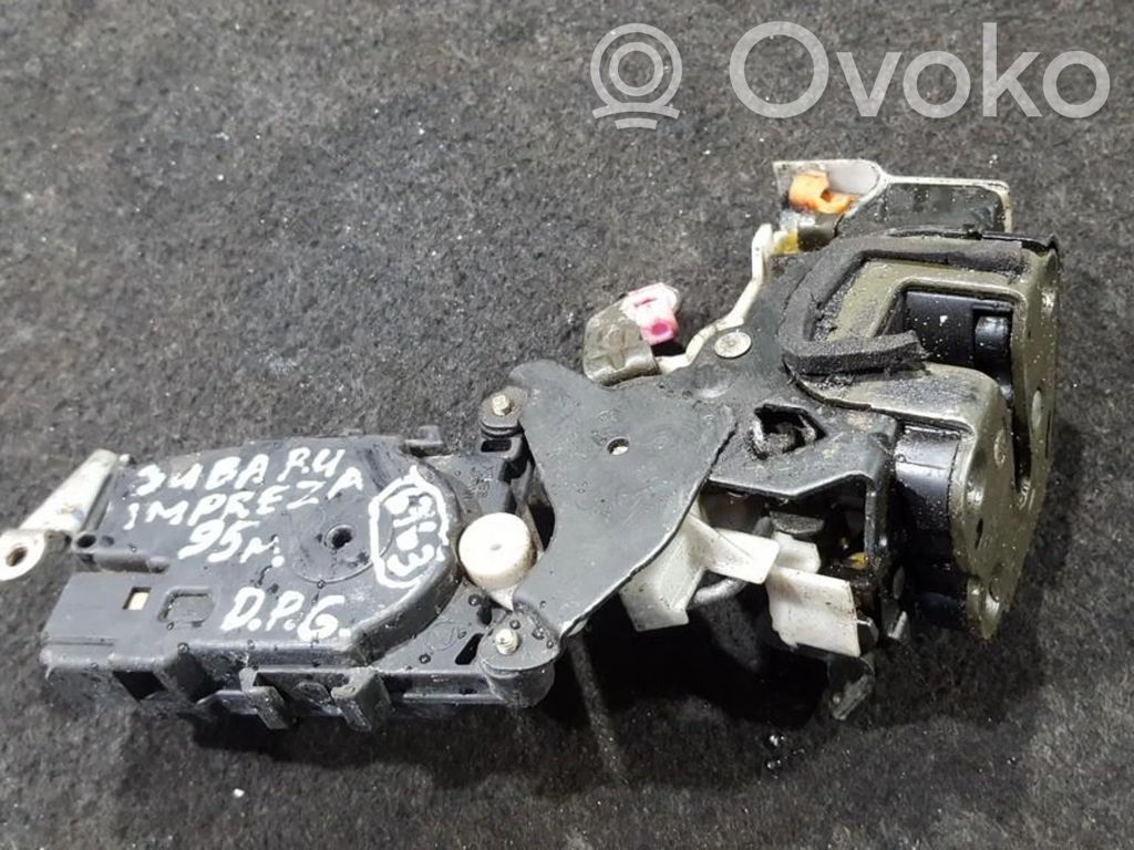 Subaru Impreza I Zamek drzwi tylnych 