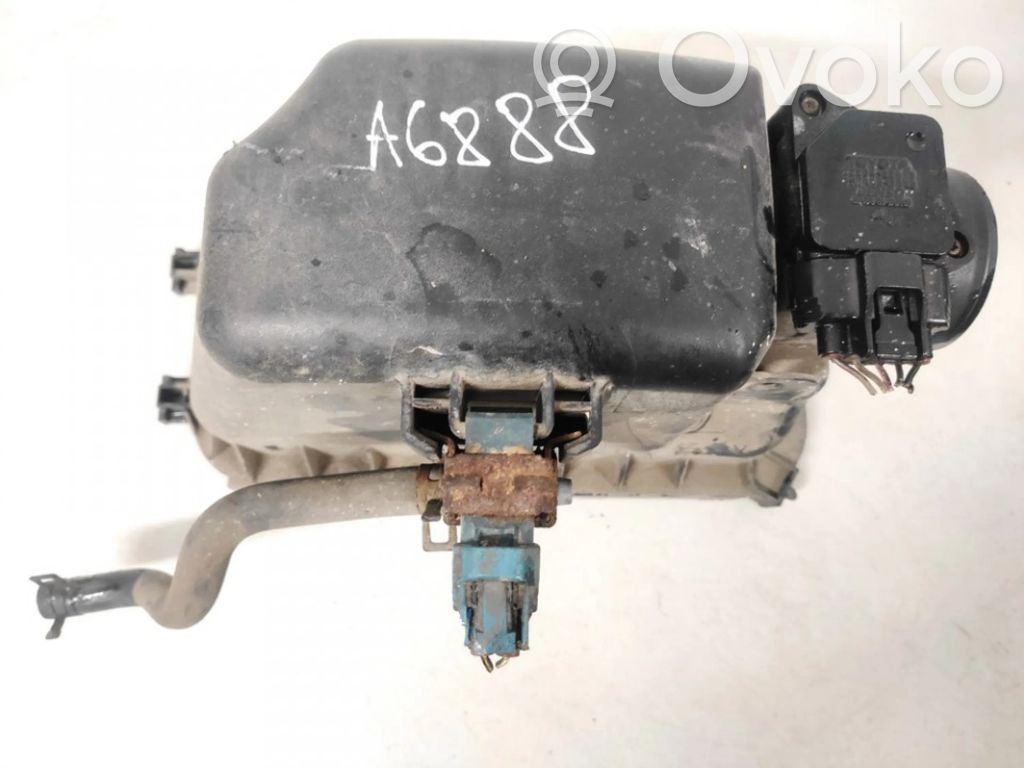 Toyota Yaris Obudowa filtra powietrza 