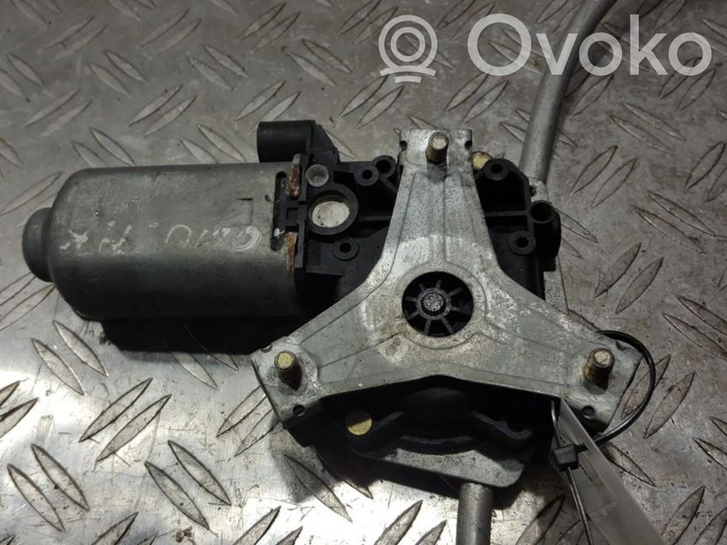 Motor del regulador de la ventanilla de la puerta delantera