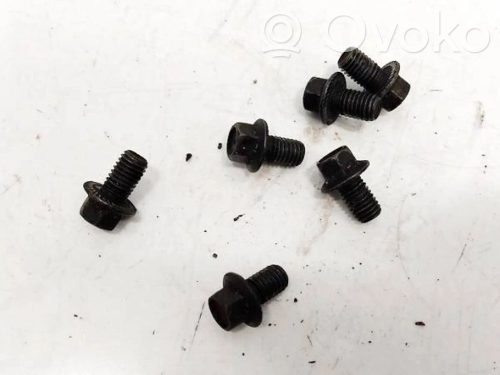 Nuts/bolts