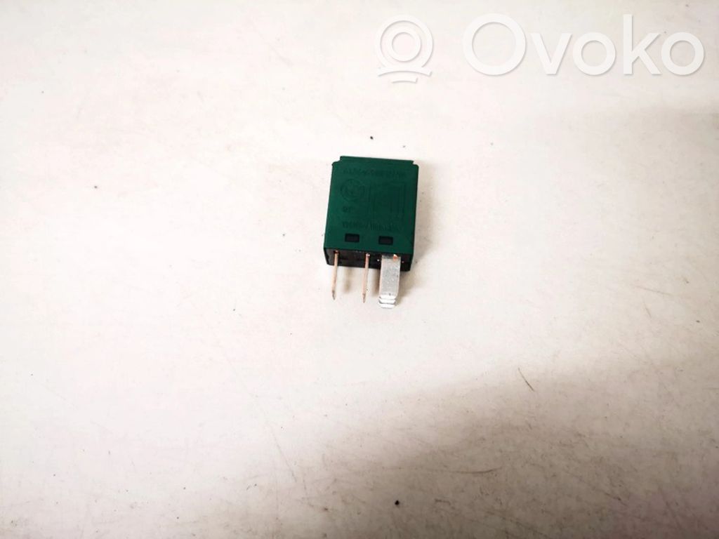 BMW 3 E90 E91 Other relay 