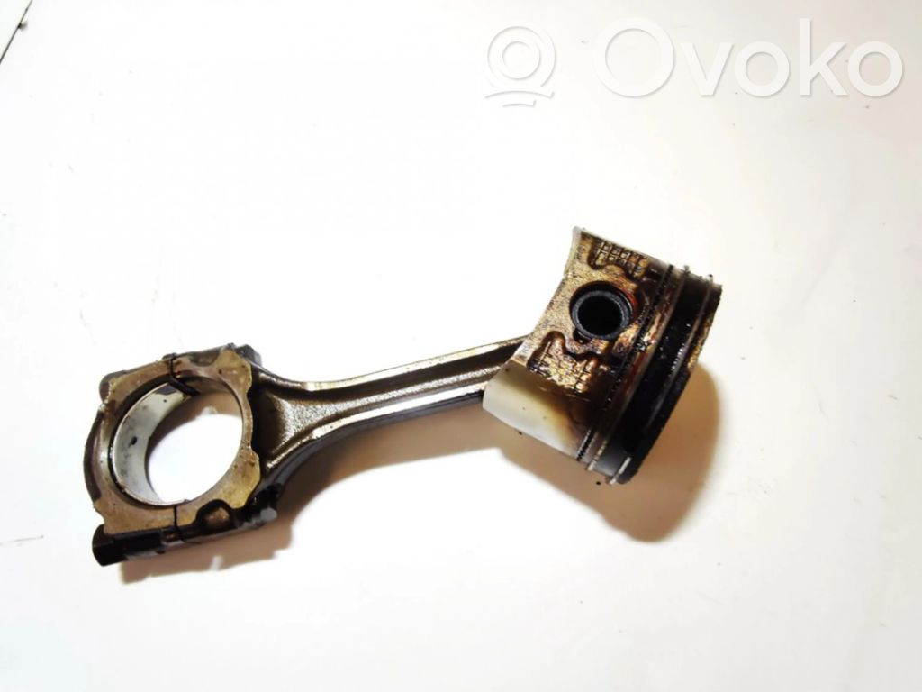 Nissan Almera N16 Pistón con biela 