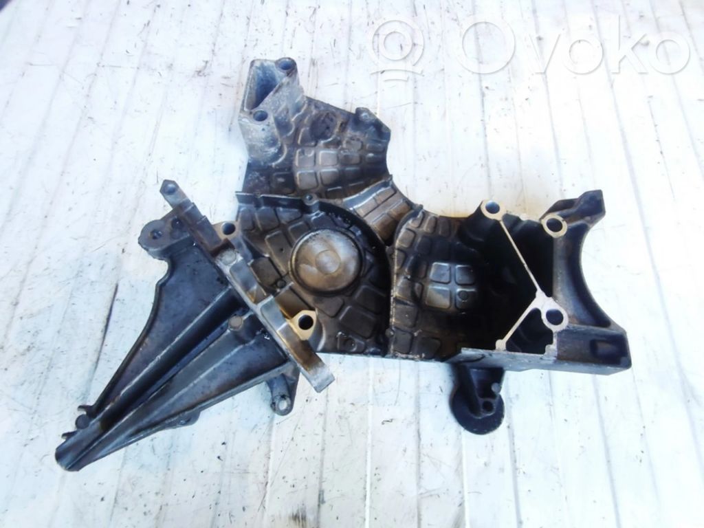Engine mounting bracket   YLU102950,YLU102950