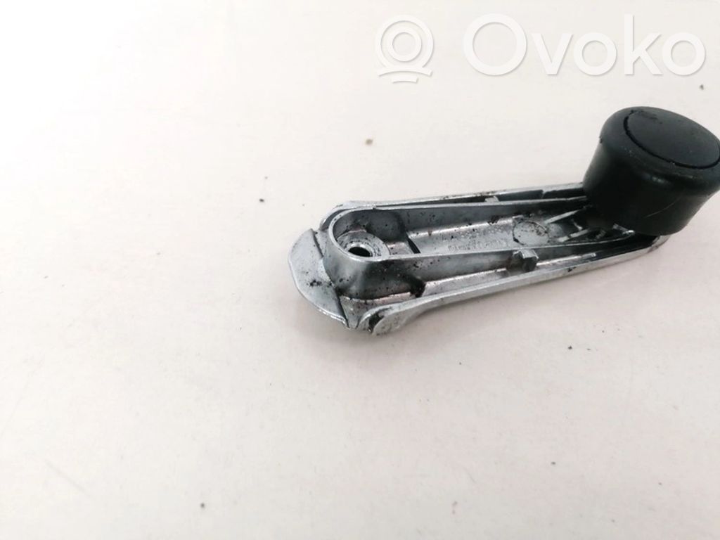 Volkswagen PASSAT B5 Manovella finestrino della portiera anteriore
