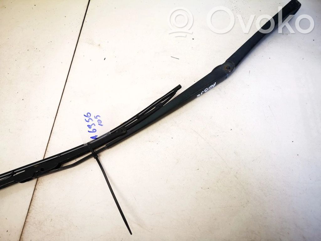 Saab 9-3 Ver2 Front wiper blade arm 