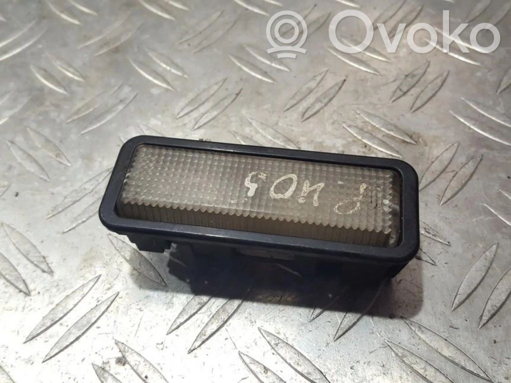 Luz del asiento trasero